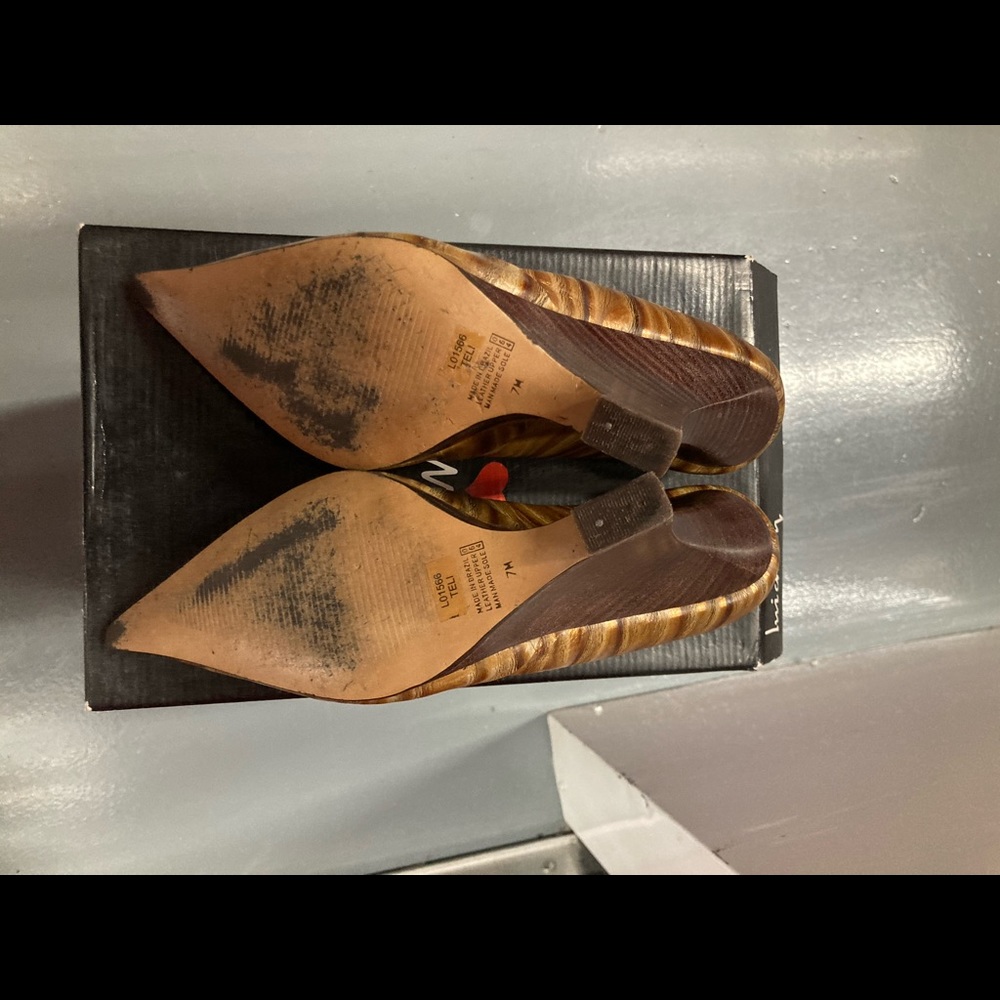 Luichiny Pumps - Picture 6 of 7
